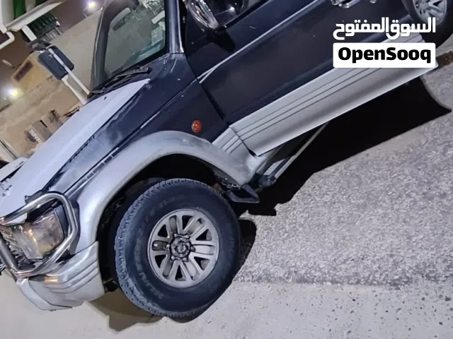 1996 ميتسوبيشي باجيرو GLS