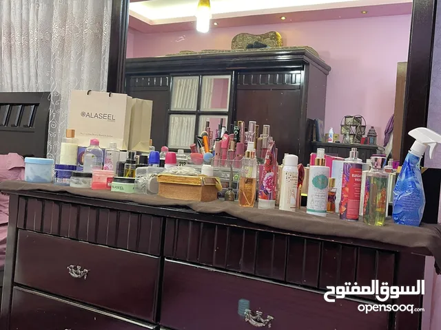 غرفة نوم خشب مستعملة بحالة جيدة للبيع