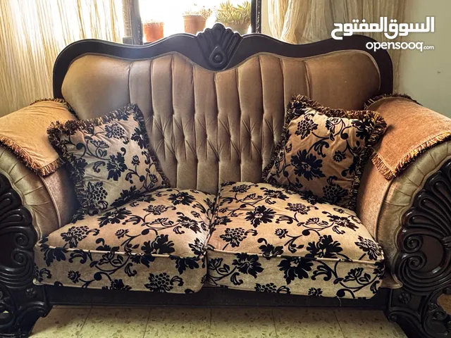 طقم كنب ظيوف ثقيل جدا ونظيف موديل جديد