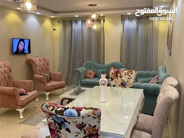 140 m2 3 Bedrooms Apartments for Rent in Giza Sheikh Zayed
