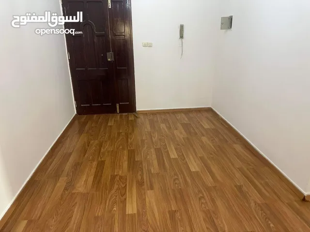 130 m2 4 Bedrooms Apartments for Rent in Tripoli Al-Jamahirriyah St