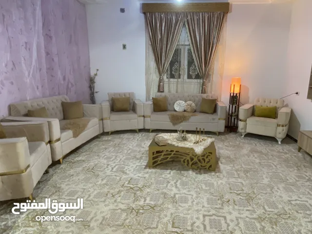 صالون تركي نظيف ومعاه جلسة ارتفاع 23 سانتي وفراشات معيشة