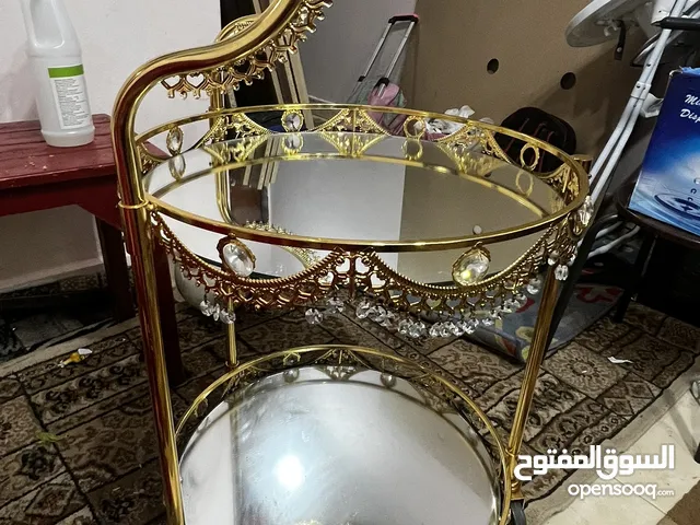 طاوله تقديم ممتازه بحالته