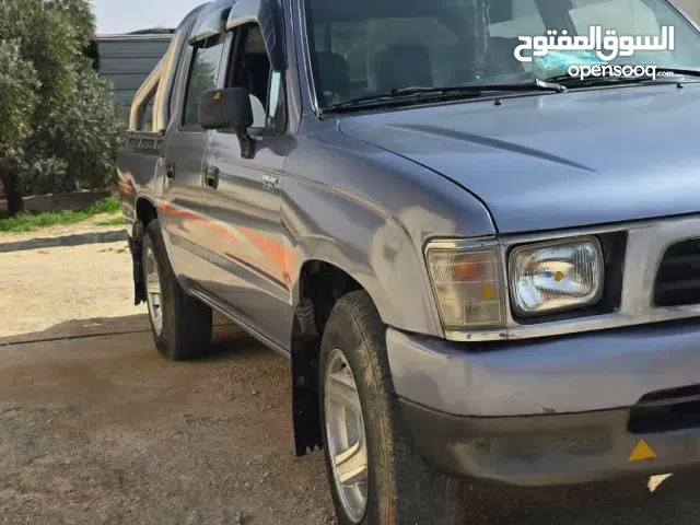 Used Toyota Hilux in Mafraq