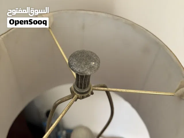 تيبل لامب عدد 2 لون بيج على الكهرباء