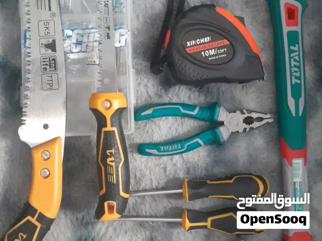 ادوات نجارة ولوازمها بسيطة يدوية للبيع بداعي السفر