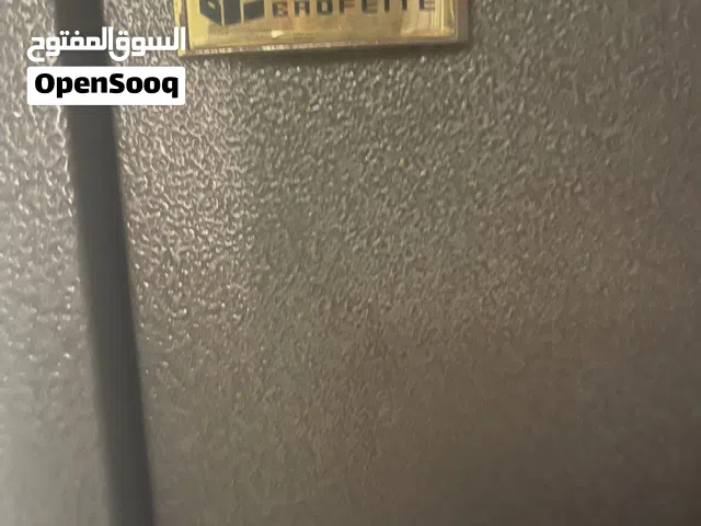 الخزنة هي من ماركة BAOFEITE الصينية،