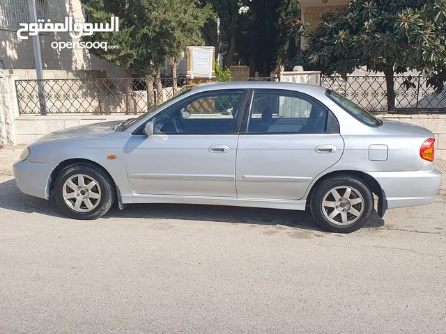 للبيع كيا سبكترا موديل 2000 لون فضي