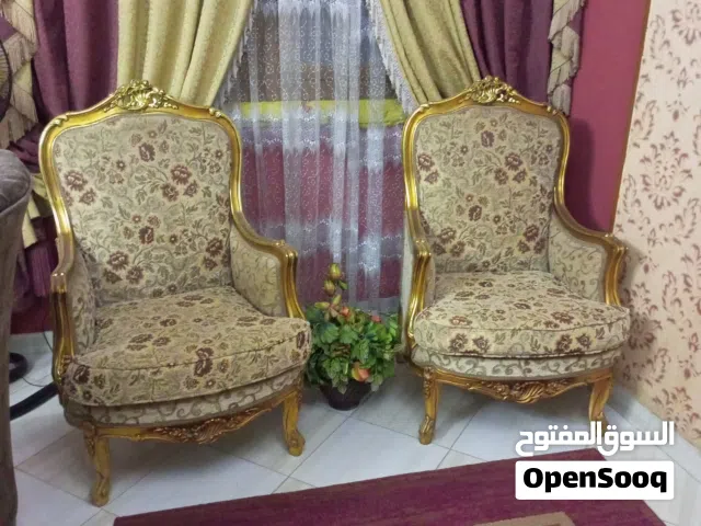 صالون مدهب بحالة ممتازة  للبيع