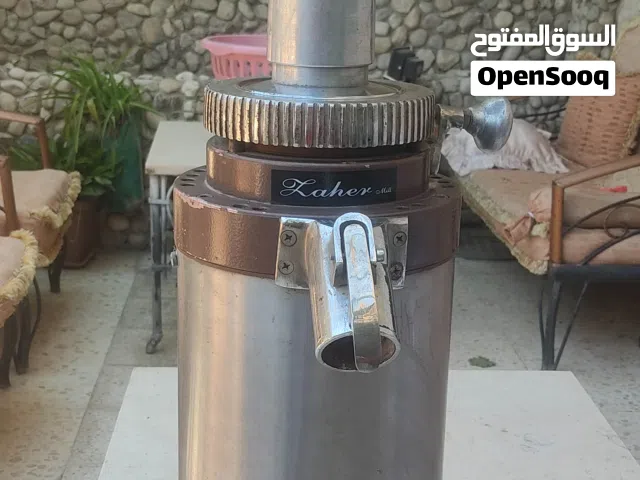 مطحنة حبوب البن، التوابل، المكسرات أو السمسم لصنع الطحينة.بحالة ممتازة و شغالة 100%