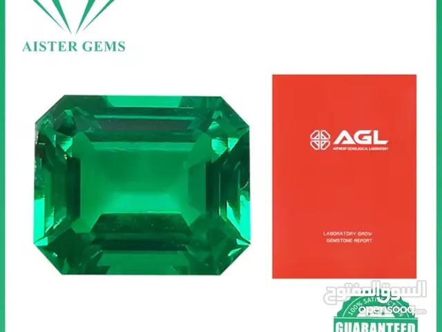 نوفرلك احجار مثل EMERALD و DIAMOND طبعا مصنوع ف مختبر