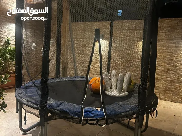 ترامبولين بحالة الجديد حجم كبير
