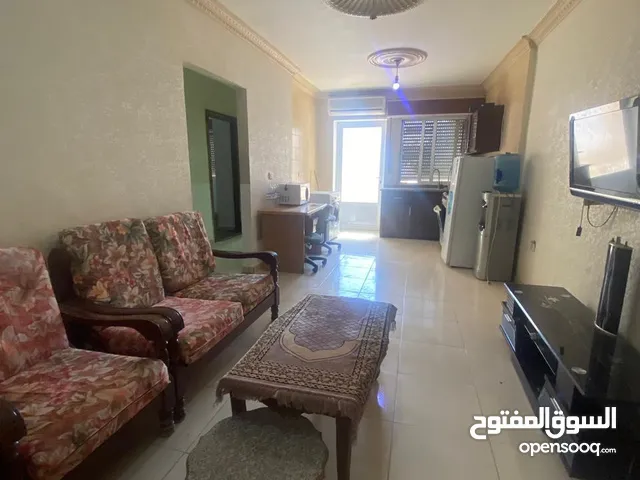 شقه 3 غرف بالقرب من كلية الطب جامعة اليرموك مفروشه