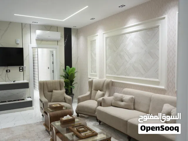 شقة مفروشة  جديده للايجار شارع ابو راشد