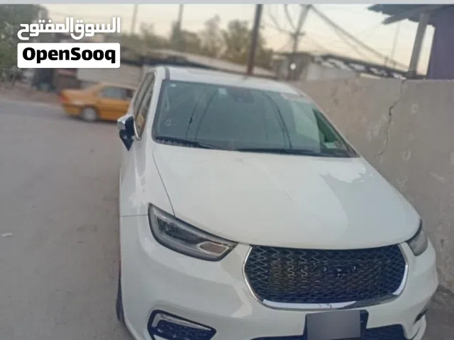 2023 كرايسلر باسيفيكا Limited