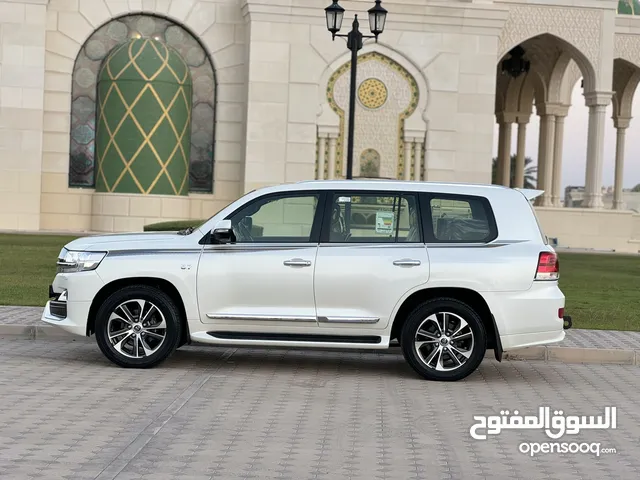 Used Toyota Land Cruiser in Muscat