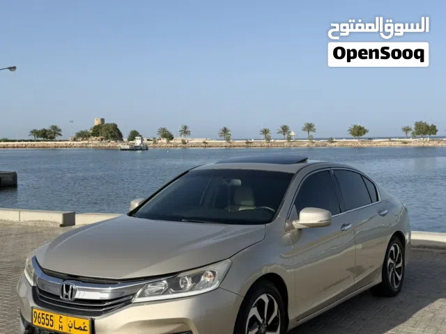 2017 هوندا اكورد EX-L