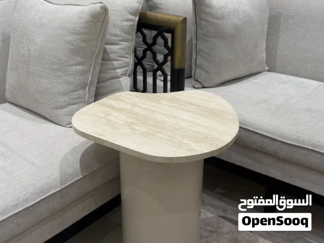 طاولة قهوه كبيره و5  طاولات جانبيه