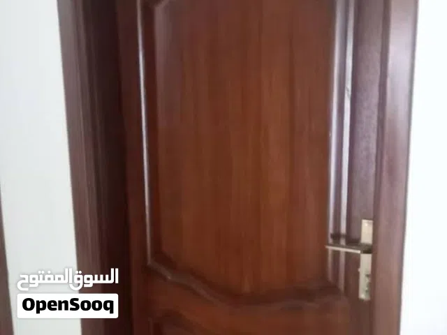 البشائر للنجاره الخشبية..  ( ابواب سويدي مع ماليزي.  باب خشب مرنتي. و غرف نوم اشكال جميله) اليمن