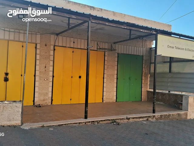 الشارع الرئيسي مفرق ال 17 مقابل محلات عيسي الطريفي