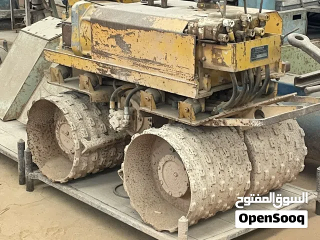 معدات والات للبيع