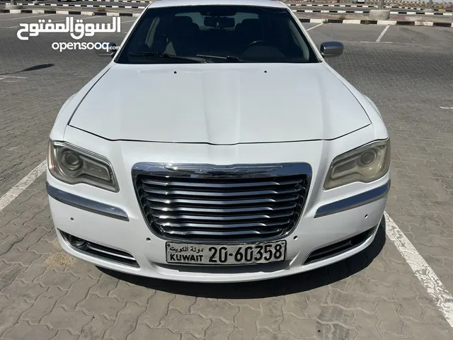 Used Chrysler 300 in Mubarak Al-Kabeer