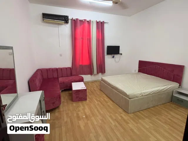استديو مفروش بالكامل في الغبرة الشمالية ويوجد لدينا غرف واستوديوهات وشقق في الغبرة والعذيبة والخوير