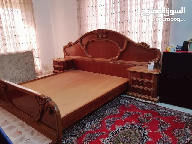 غرفة نوع كلاسيك بحالة جيدة للبيع