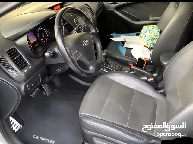 كيا سيراتو 2016 خليجي .1600 cc ..فل اوبشن بالشارقة الخان ..بحالة ممتازة نظيفة جدا