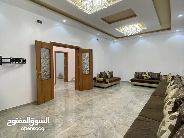 600m2 More than 6 bedrooms Villa for Rent in Tripoli Souq Al-Juma'a