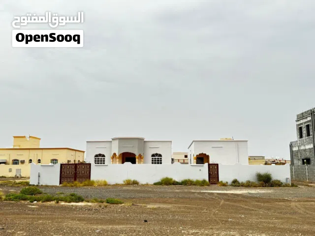 350 m2 4 Bedrooms Townhouse for Sale in Al Sharqiya Al Mudaibi