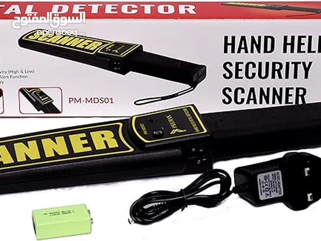 جهاز كاشف معادن يدوي يستخدم بشكل واسع في نقاط التفتيش والأماكن الحساسة لضمان أعلى درجات الأمان.