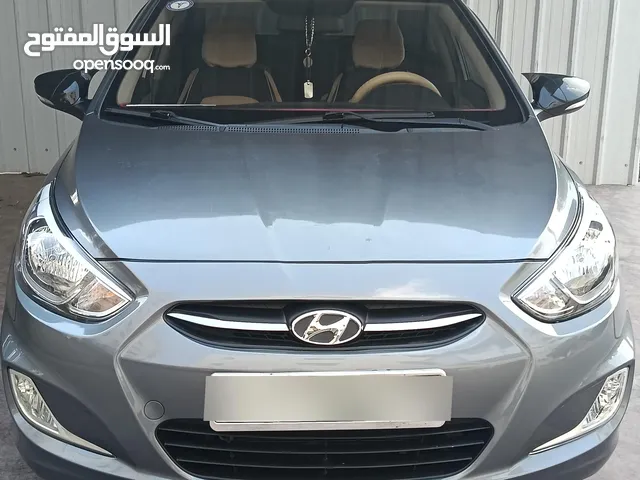 هونداي اكسنت موديل 2016 بنزين 1.6 ارررررربعه غيار