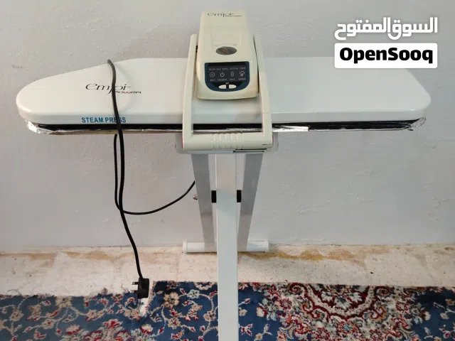 للبيع مكواة كبس رقمية بالبخار إمبوي (Emjoi Power) مقاس 32 مع الحامل - نظيفة جداً