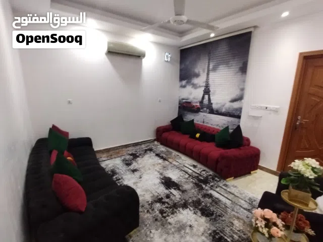 تخم قنفات عشر مقاعد الاثنين الكبار ام 4 نفرات و2 زغار ام النفر وموكيت