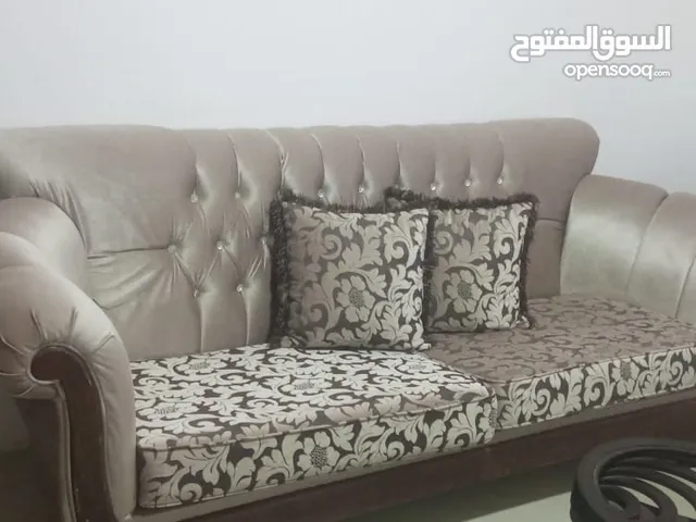 للبيع كورنر مع كنب
