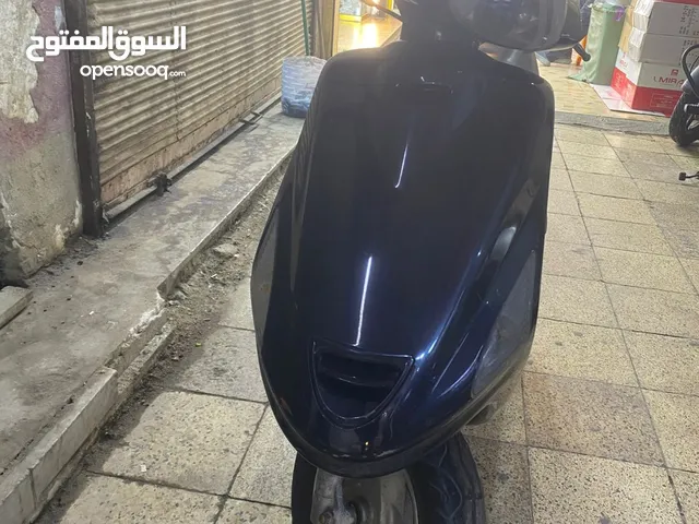 للبيع دراجة (فراشة) من شركة ياماها بحالة ممتازة، بدون أي قطع تجارية. السعر المطلوب: 850 ألف