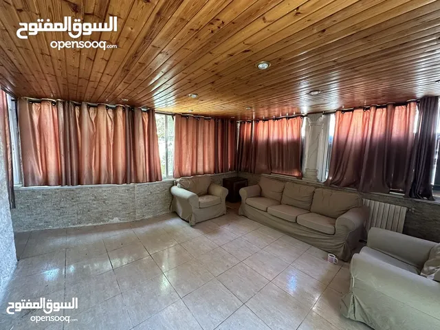 247 m2 4 Bedrooms Villa for Sale in Amman Tabarboor