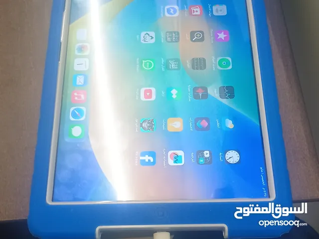 Apple iPad 5 128 GB in Al Ahmadi