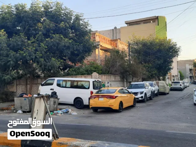 دار ركن تجاري موقع مميز في الاعظمية قرب ضربة الاعظمية وقرب ساحة الدلال تجاري يصلح للسكن و للتجارة