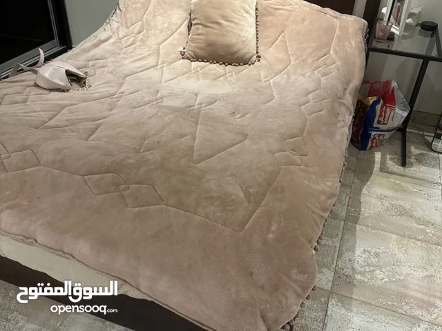 دولاب تخزين وسرير