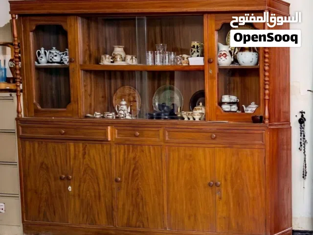معرض ومخزن اواني كلاسيكي