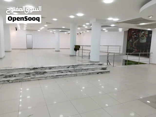 مبنى تجاري للبيع علي رئيسي وسعاية البديري يطلع علي واجهتين موقع ممتاز  تشطيب حديت