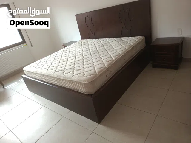 توابع غرفه نوم خشب زان بحاله جيده جدا للبيع الموقع عمان الجبيهه