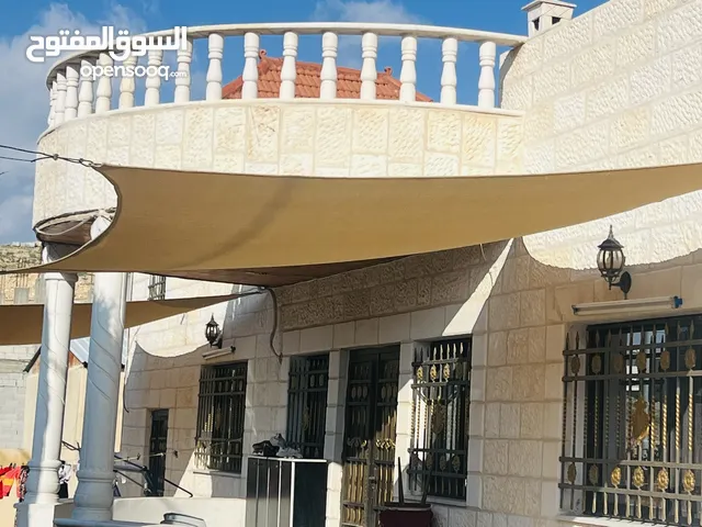 200 m2 4 Bedrooms Villa for Sale in Zarqa Jabal Al Mugheir