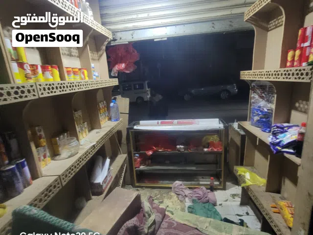 تخشيبه بقاله مع الثلاجه للبيع 100 رف كل رف 42سم والطول 2متر ونص