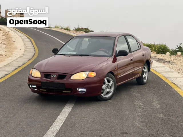 2000 هيونداي النترا Standard