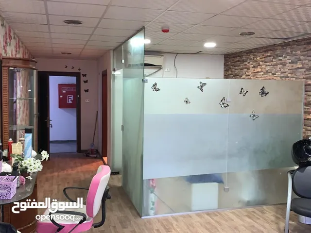Unfurnished Showrooms in Amman Tla' Ali