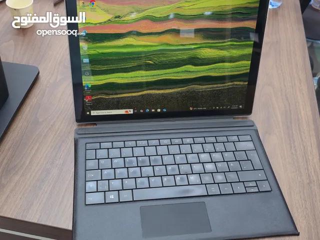 Microsoft Surface Pro - لابتوب 2 في 1 بمواصفات رائعة وسعر مميز، استخدمه كـ لابتوب أو تاب لوحي