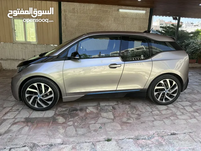 BMW i3 Tera Rex 2016 للبيع ماشية 64.000 كم Low Mileage ، من و بحالة الوكالة كهرباء و بنزين (أبو خضر)